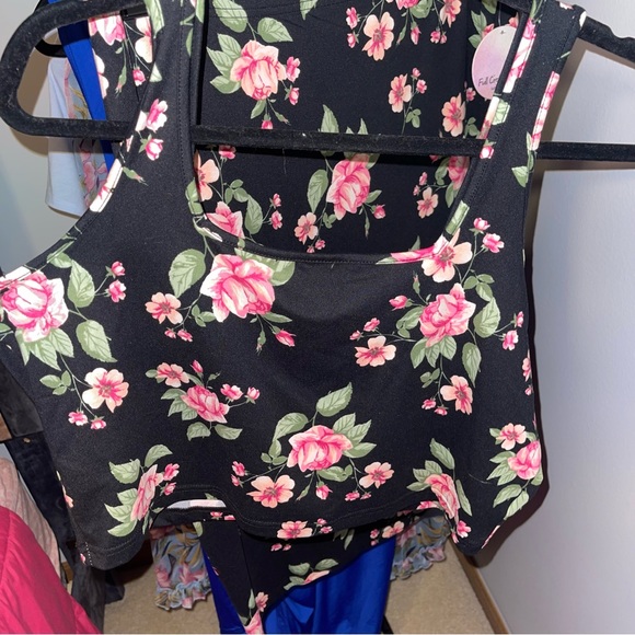 Two piece skirt set - Picture 2 of 3